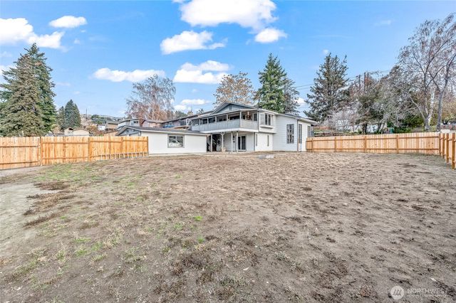 809 N Kenroy Terrace, East Wenatchee, WA 98802