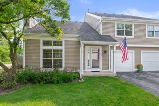 1422 N KNOLLWOOD Drive, Palatine, IL 60067