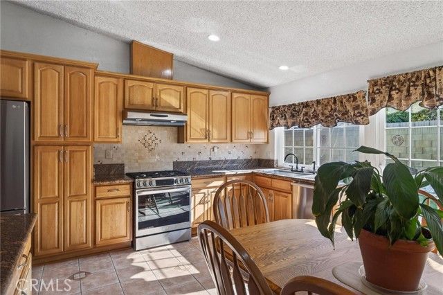 1520 Guilford, Harbor City (los Angeles), CA 90710