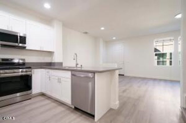 27285 Blue Spruce Place, Valencia, CA 91354
