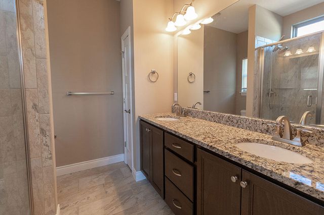 4202 MEADOW VIEW DR, Columbia, MO 65201