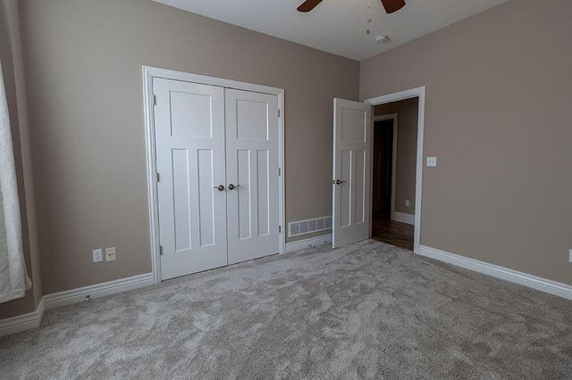 4202 MEADOW VIEW DR, Columbia, MO 65201