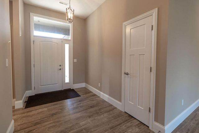 4202 MEADOW VIEW DR, Columbia, MO 65201