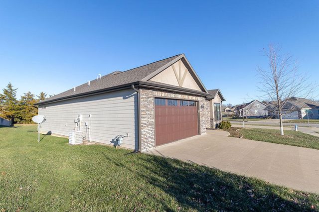 4202 MEADOW VIEW DR, Columbia, MO 65201