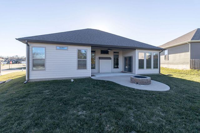 4202 MEADOW VIEW DR, Columbia, MO 65201