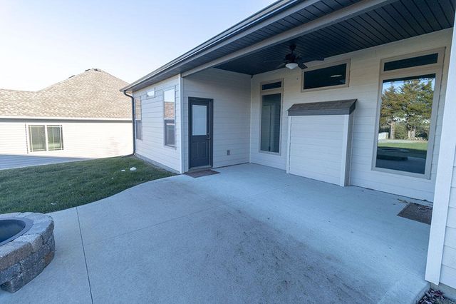 4202 MEADOW VIEW DR, Columbia, MO 65201