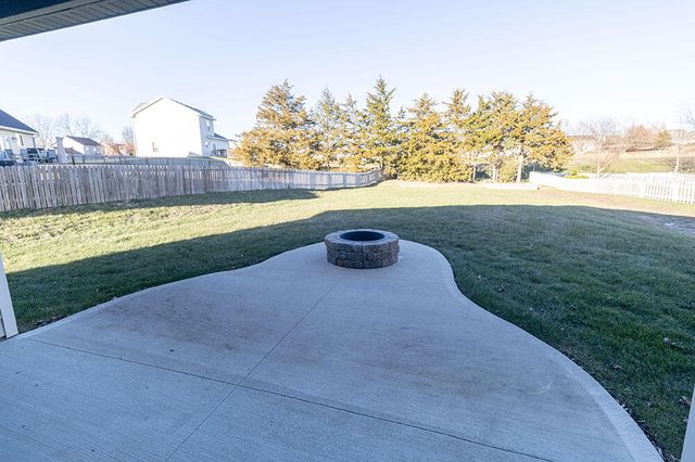 4202 MEADOW VIEW DR, Columbia, MO 65201