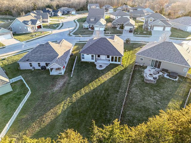 4202 MEADOW VIEW DR, Columbia, MO 65201
