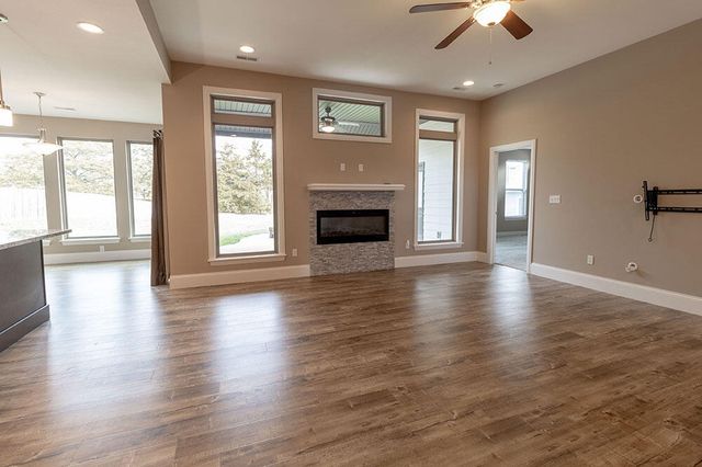 4202 MEADOW VIEW DR, Columbia, MO 65201