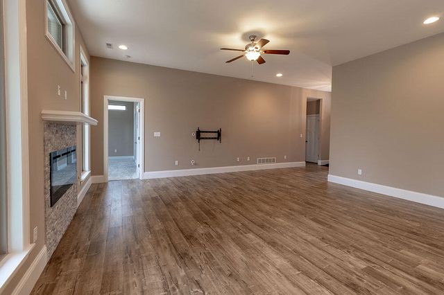 4202 MEADOW VIEW DR, Columbia, MO 65201
