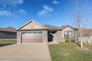 4202 MEADOW VIEW DR, Columbia, MO 65201