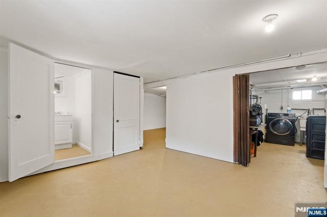 326-328 Eastern Parkway, Newark, NJ 07106