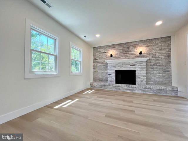400 DEB LN, Warminster, PA 18974