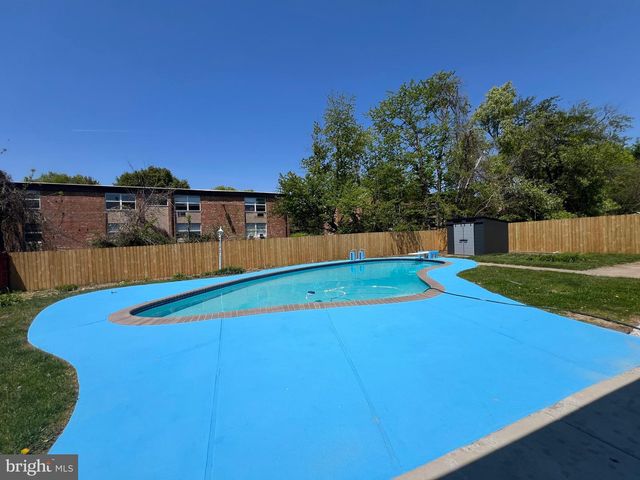 400 DEB LN, Warminster, PA 18974
