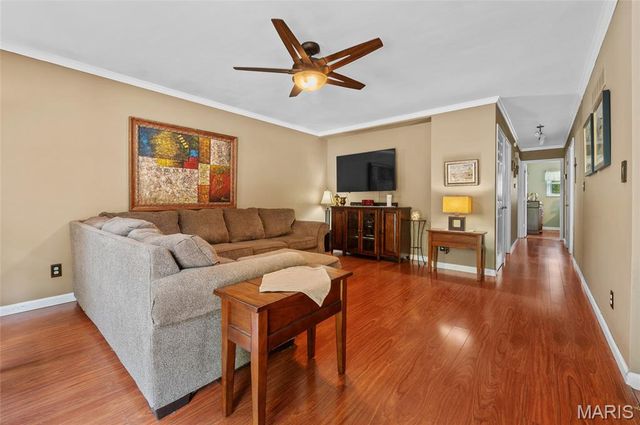 725 Yale Avenue, Edwardsville, IL 62025