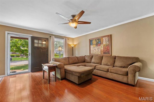 725 Yale Avenue, Edwardsville, IL 62025