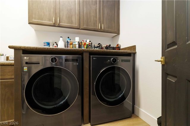 9758 Hawk Crest Street, Las Vegas, NV 89141