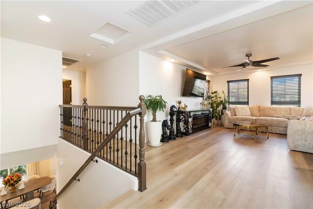 9758 Hawk Crest Street, Las Vegas, NV 89141