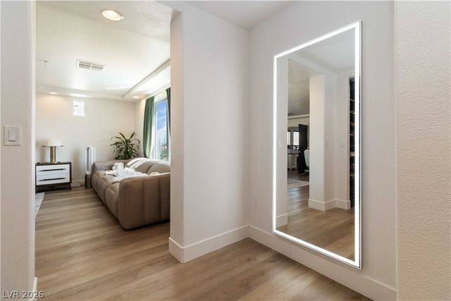 9758 Hawk Crest Street, Las Vegas, NV 89141