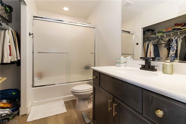 9758 Hawk Crest Street, Las Vegas, NV 89141