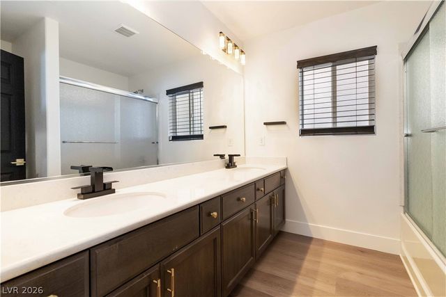 9758 Hawk Crest Street, Las Vegas, NV 89141