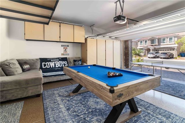 9758 Hawk Crest Street, Las Vegas, NV 89141