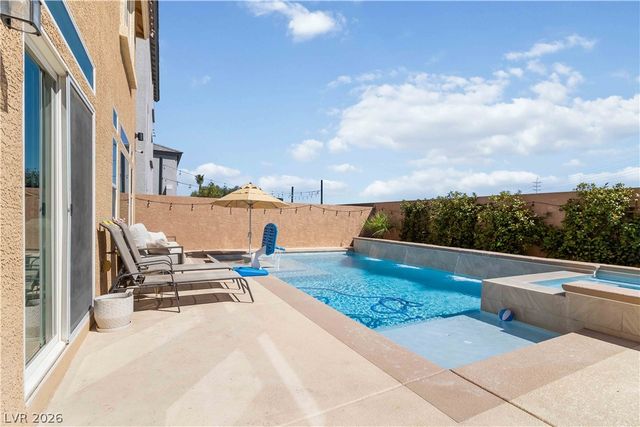 9758 Hawk Crest Street, Las Vegas, NV 89141