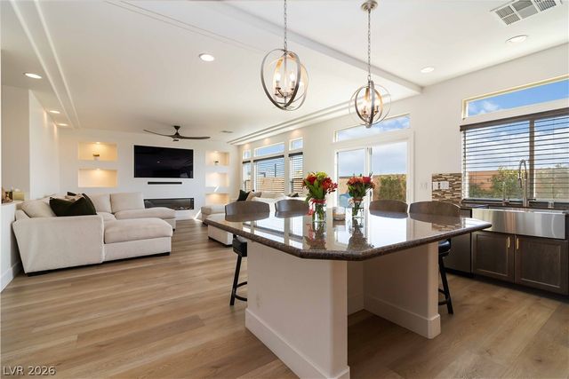 9758 Hawk Crest Street, Las Vegas, NV 89141