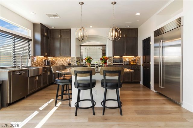 9758 Hawk Crest Street, Las Vegas, NV 89141