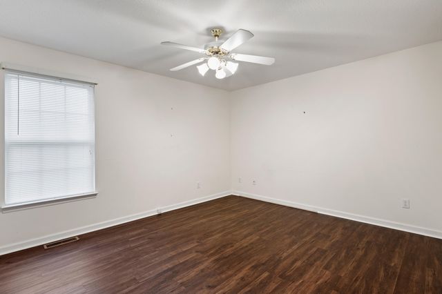 1121 Forest Plaza Circle, Hixson, TN 37343