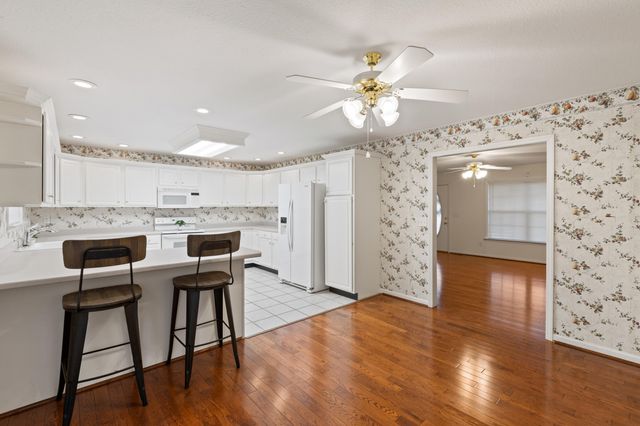 1121 Forest Plaza Circle, Hixson, TN 37343