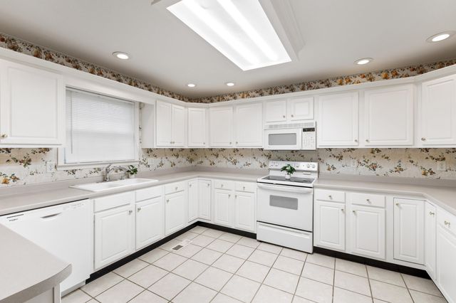 1121 Forest Plaza Circle, Hixson, TN 37343