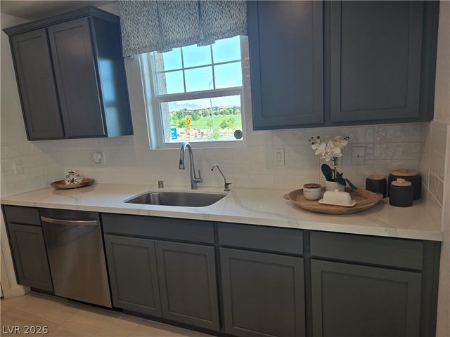 655 Pickled Pepper Place, Henderson, NV 89011