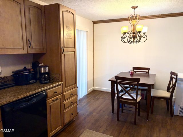 625 S Asbury Dr Apt 20, Pigeon Forge, TN 37863