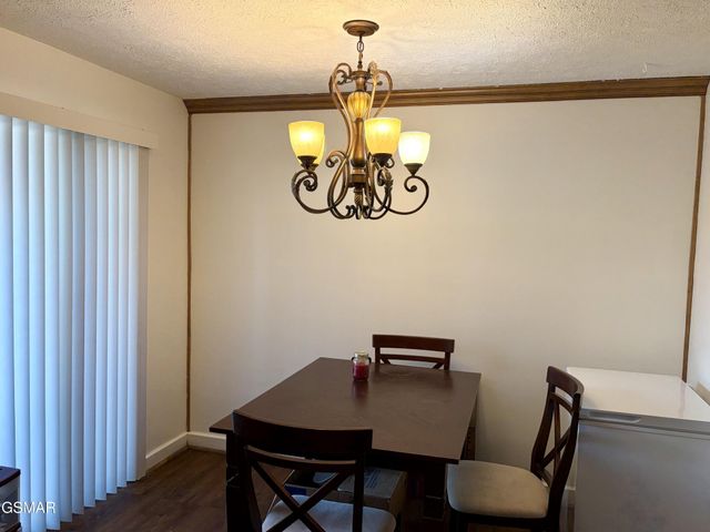 625 S Asbury Dr Apt 20, Pigeon Forge, TN 37863