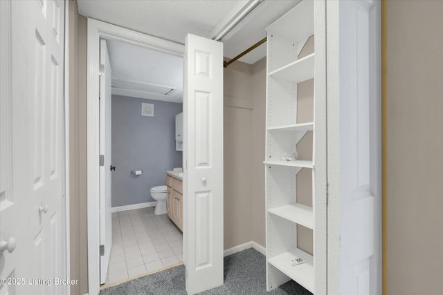 2 Dupont Way 7, Louisville, KY 40207