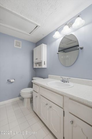 2 Dupont Way 7, Louisville, KY 40207