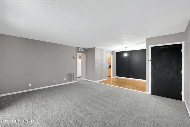 2 Dupont Way 7, Louisville, KY 40207