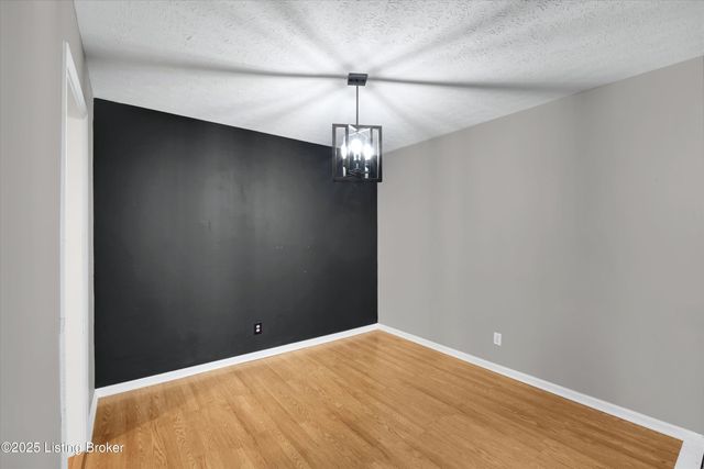 2 Dupont Way 7, Louisville, KY 40207