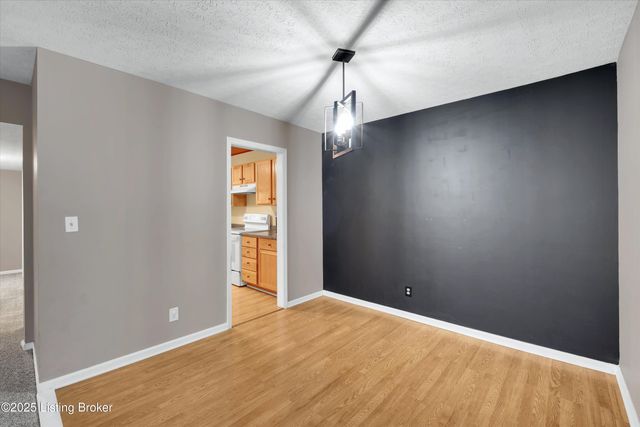 2 Dupont Way 7, Louisville, KY 40207