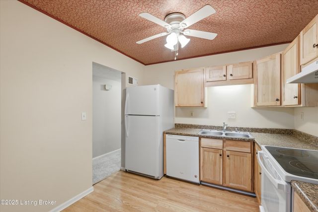 2 Dupont Way 7, Louisville, KY 40207