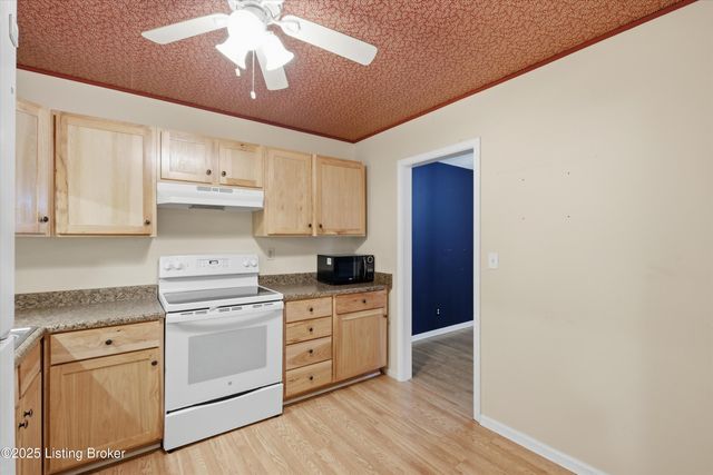 2 Dupont Way 7, Louisville, KY 40207