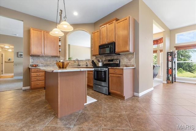 165 Carlton Point Drive, Wentzville, MO 63385