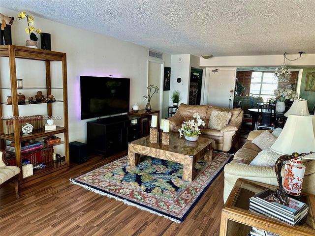 301 174th St 2020, Sunny Isles Beach, FL 33160