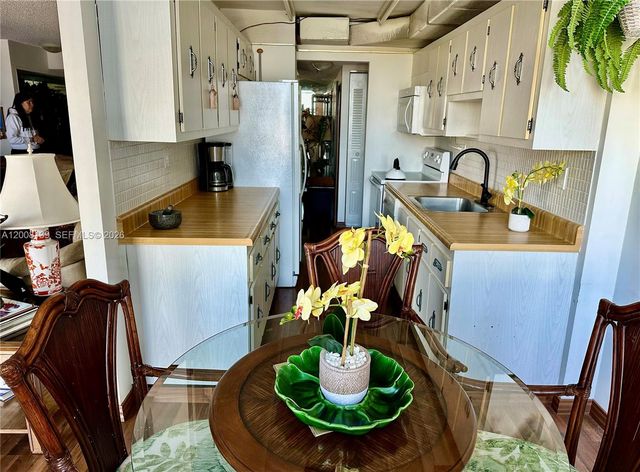 301 174th St 2020, Sunny Isles Beach, FL 33160