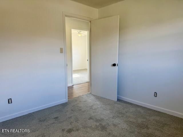 526 Blue Hollow Rd, Rose Hill, VA 24281