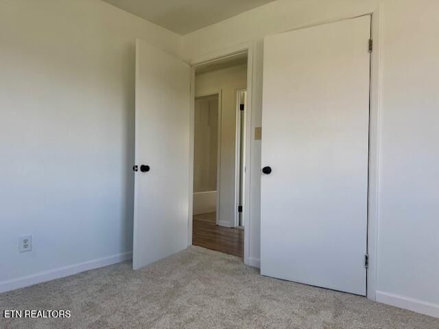 526 Blue Hollow Rd, Rose Hill, VA 24281