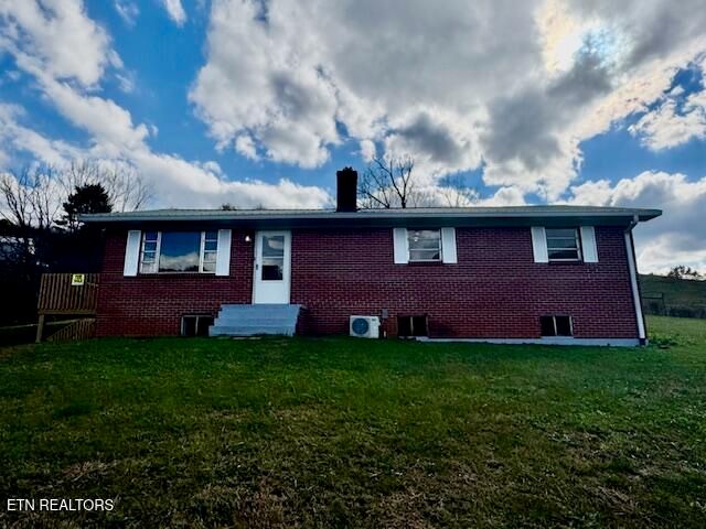 526 Blue Hollow Rd, Rose Hill, VA 24281