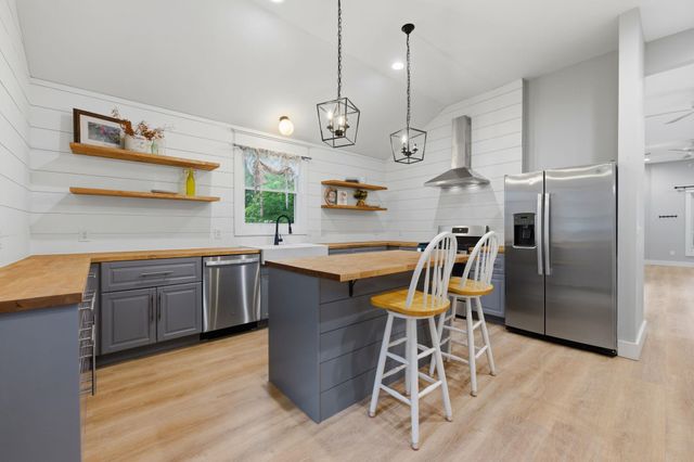 420 W 5th, Belle Plaine, KS 67013