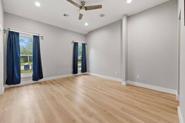 420 W 5th, Belle Plaine, KS 67013